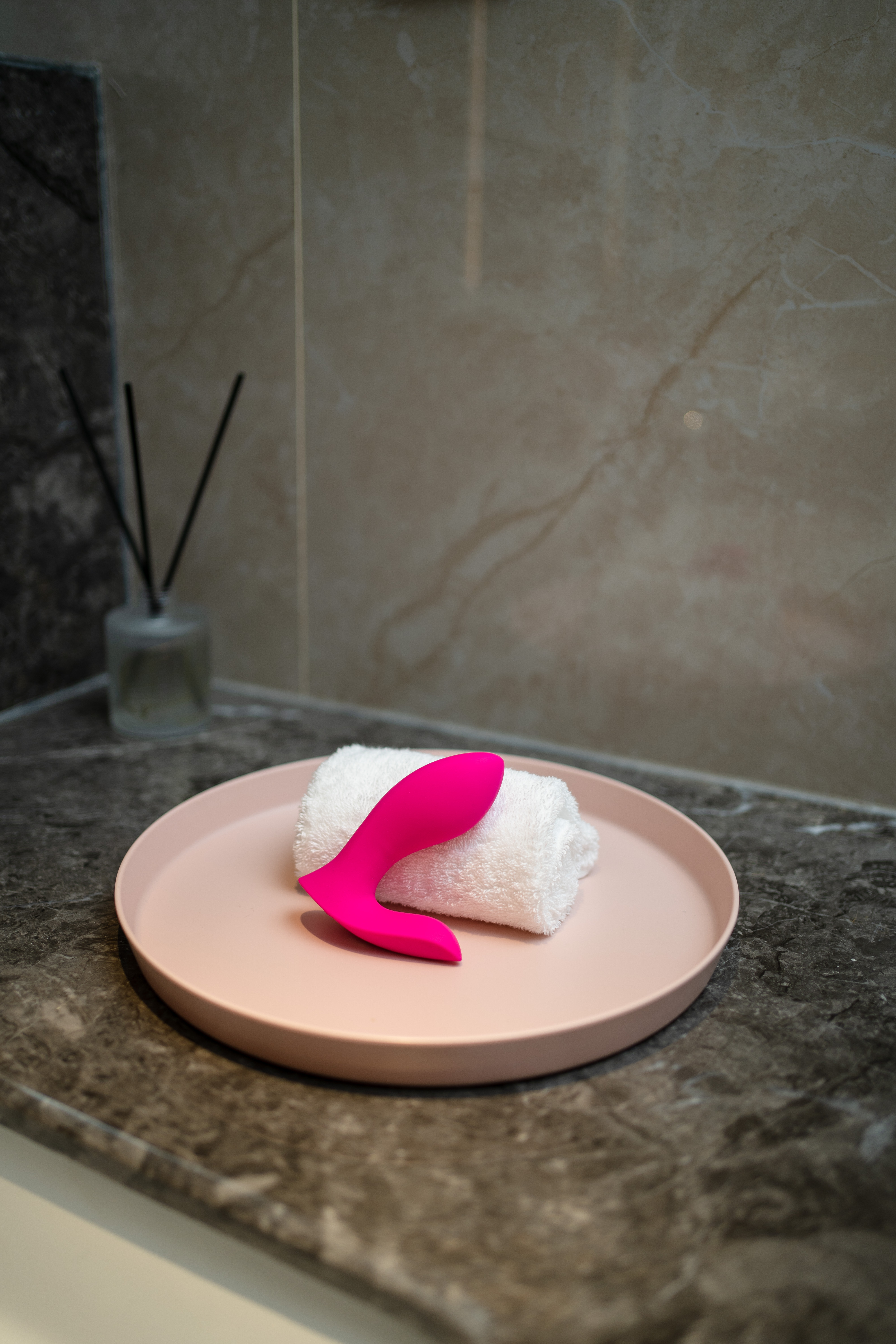 Вибромассажер LOVENSE Flexer для трусиков, розовый