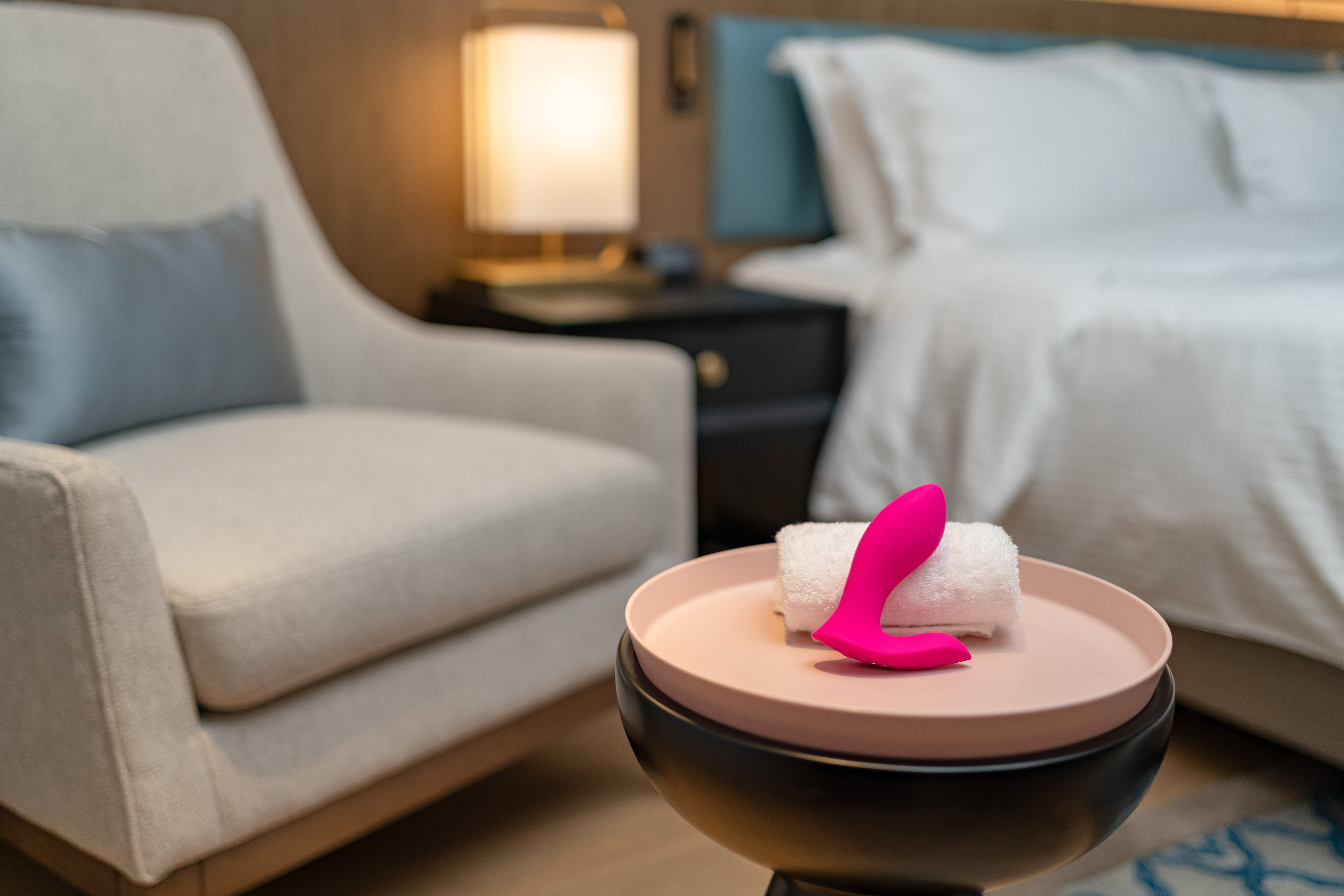 Вибромассажер LOVENSE Flexer для трусиков, розовый