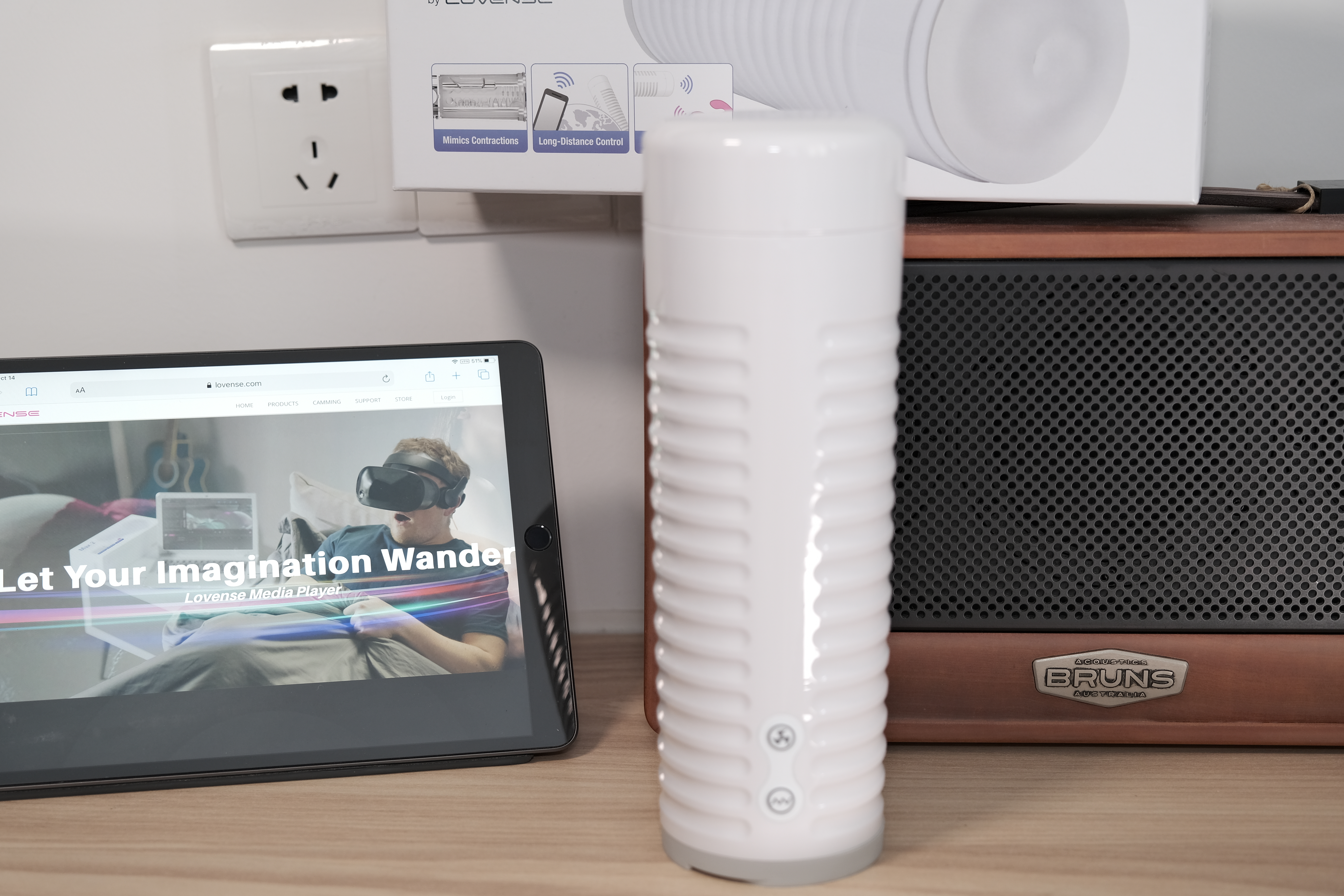 Мастурбатор нереалистичный LOVENSE MAX 2, белый