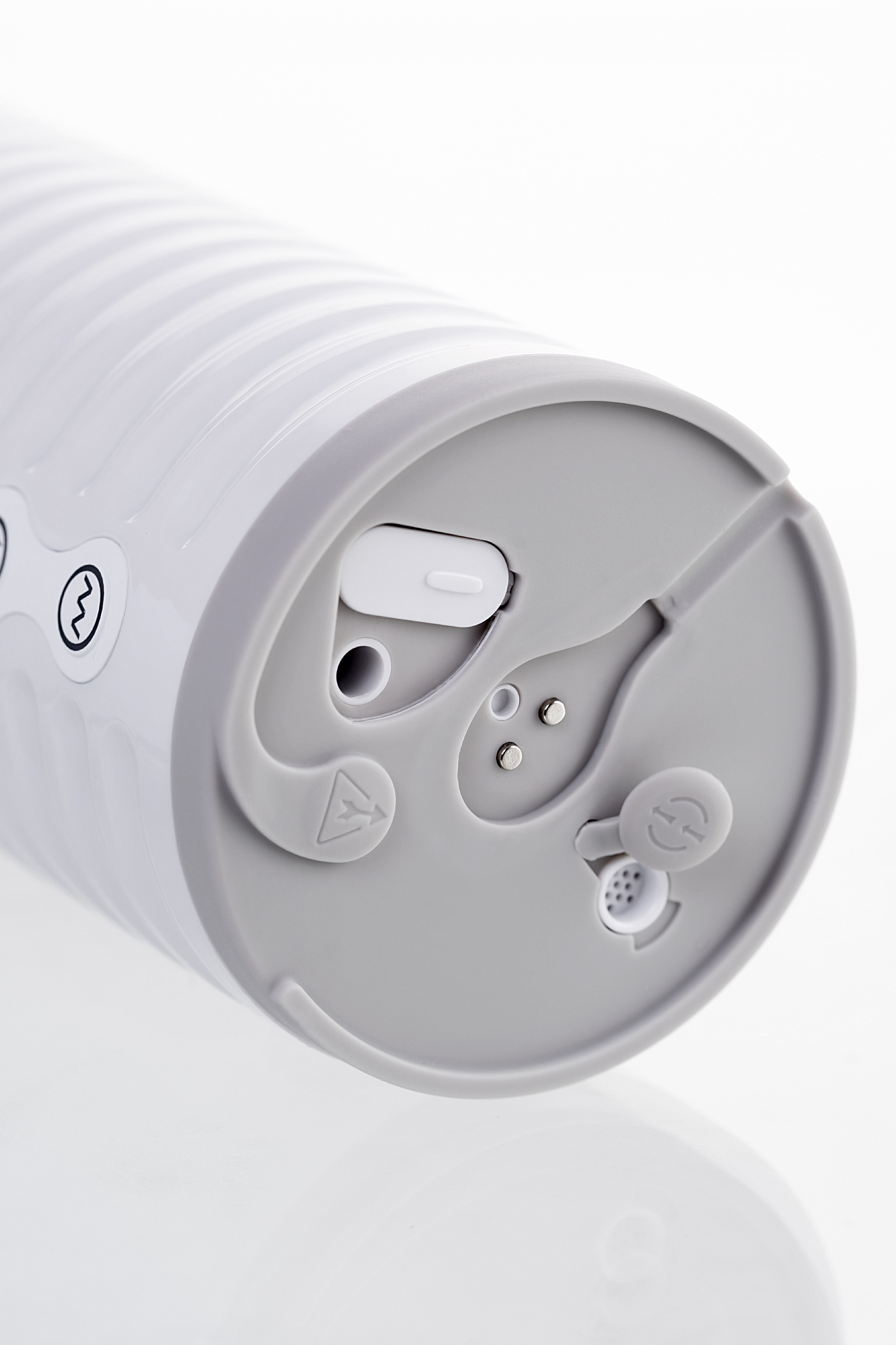 Мастурбатор нереалистичный LOVENSE MAX 2, белый