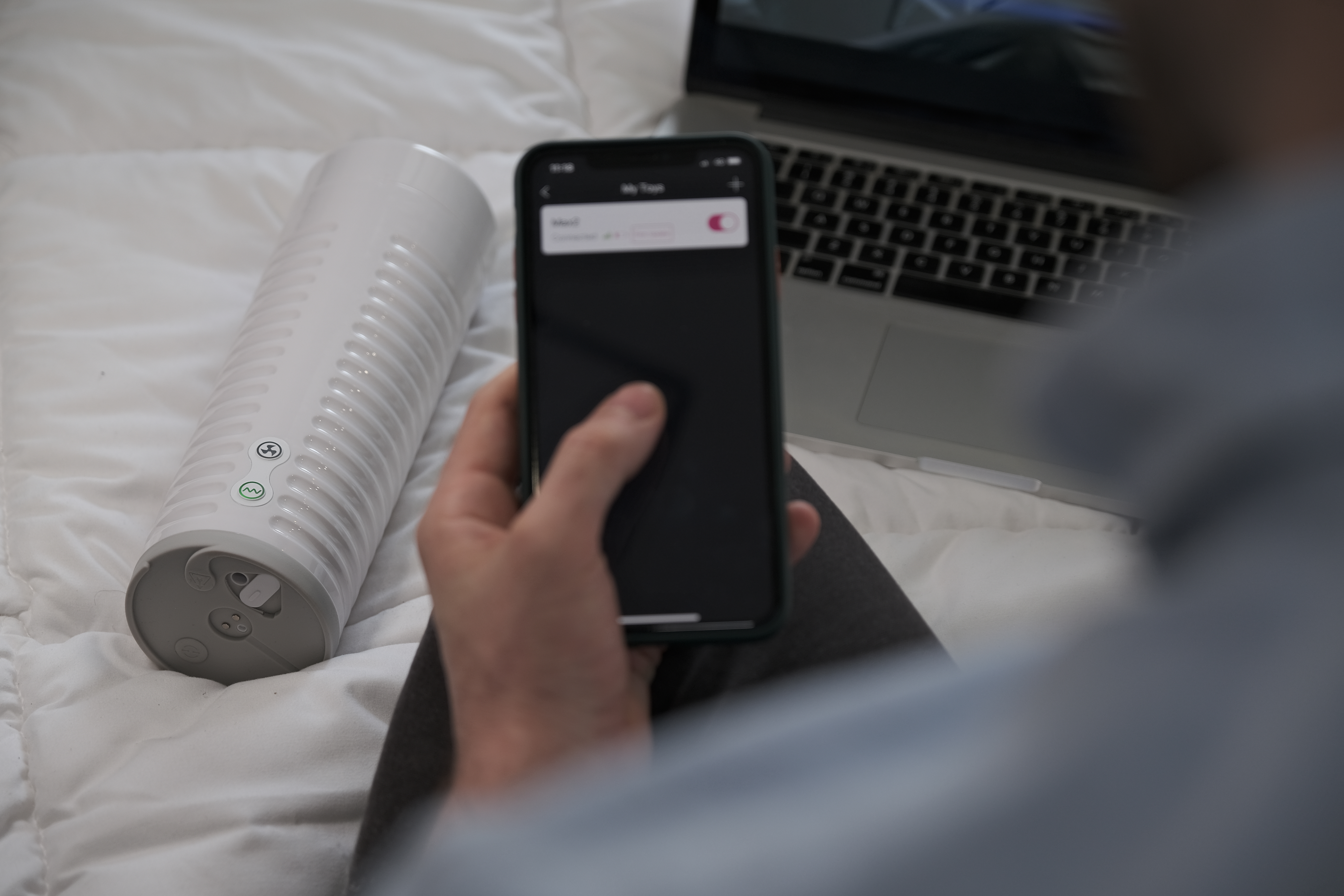 Мастурбатор нереалистичный LOVENSE MAX 2, белый